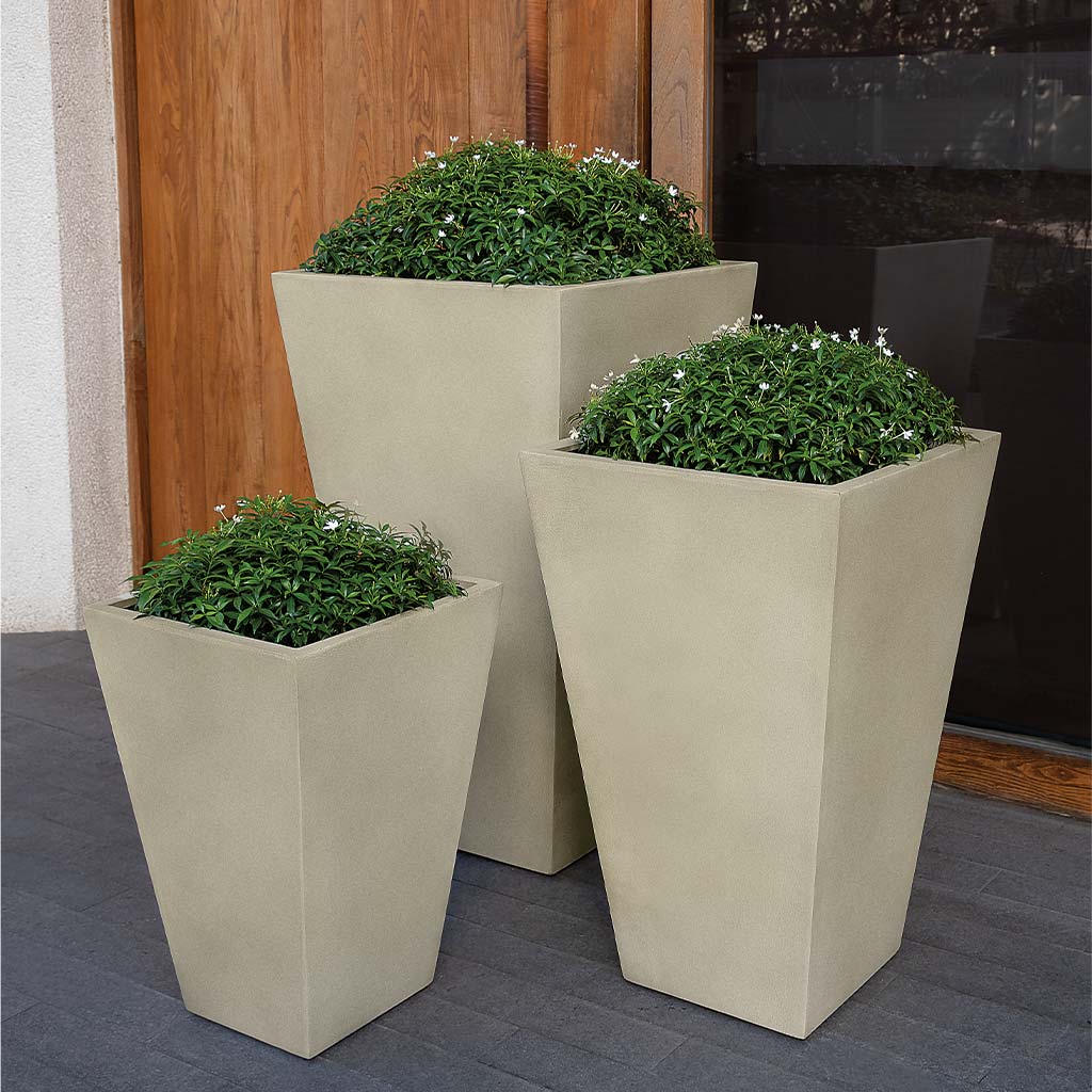 Campania 94-720-8901 Bradford XL Planter - Stone Grey Lite