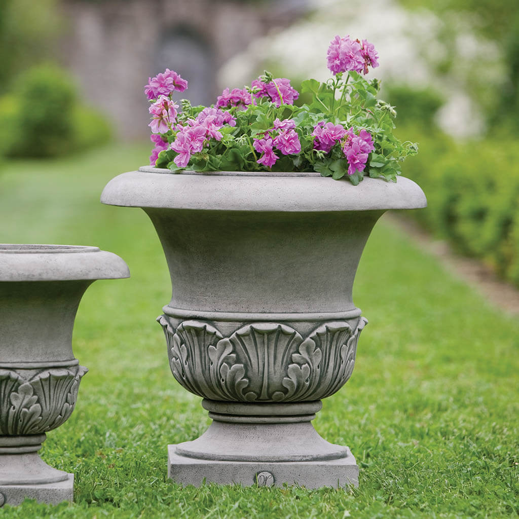 Williamsburg Acanthus Planter | shop-campania