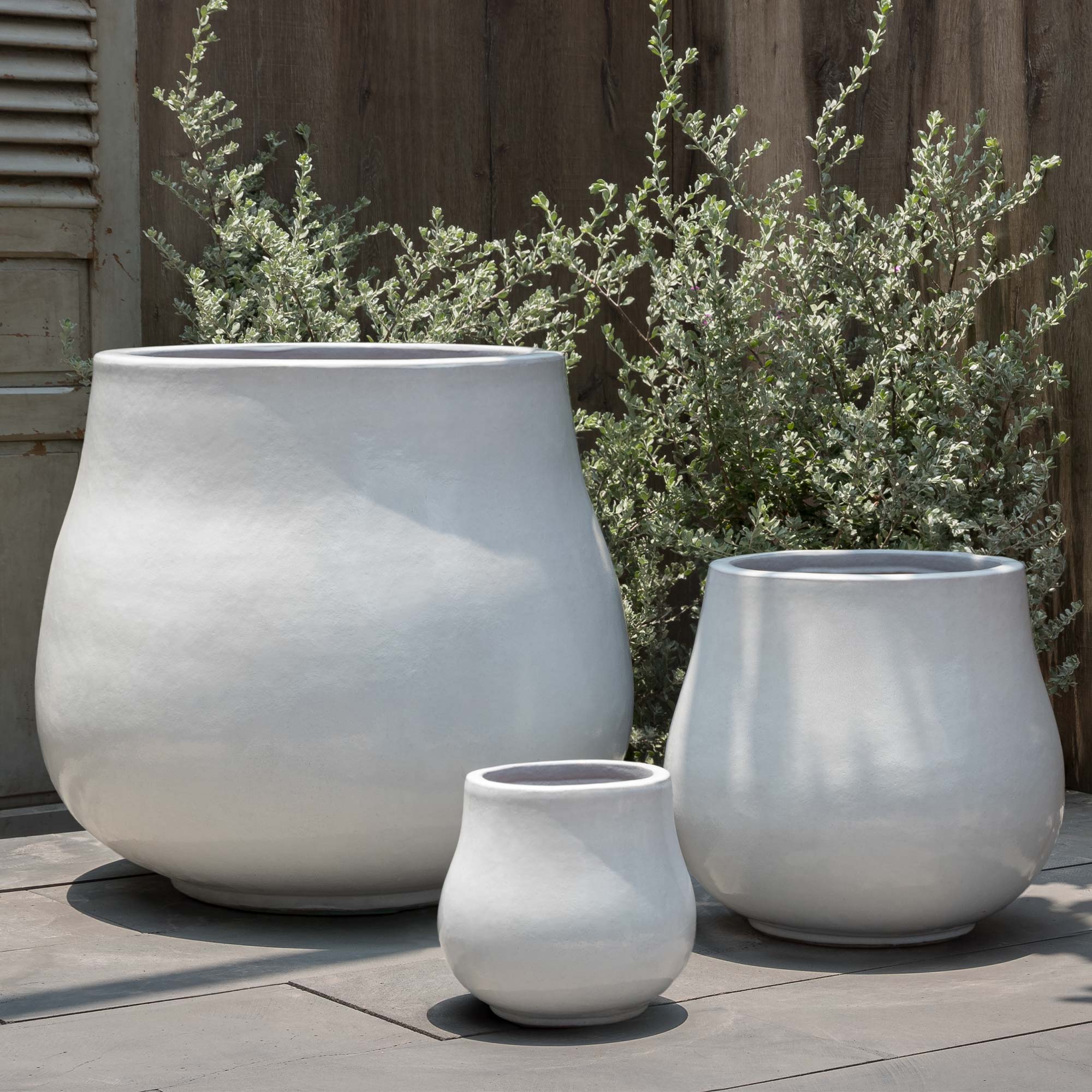 Nimbus Planter || Antique White