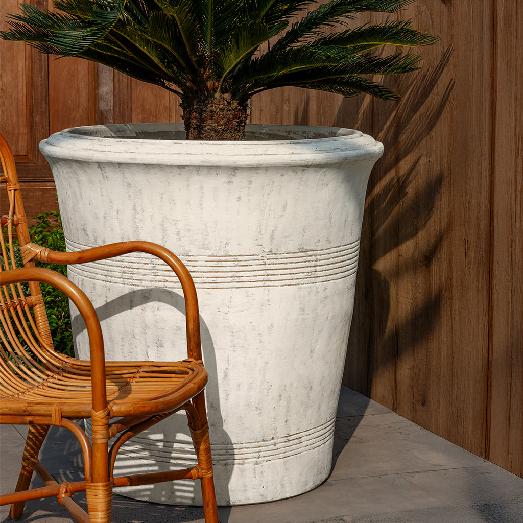 Las Palmeras Planter || Whitewash