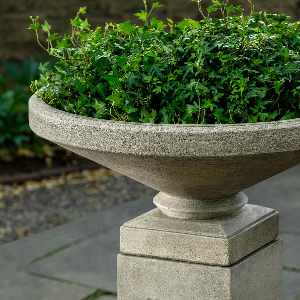 Gimlet Urn with Pedestal - Thumbnail 2