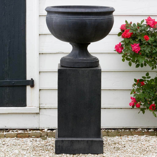 Wburg Plantation Urn w/ Classic Tall Pedestal