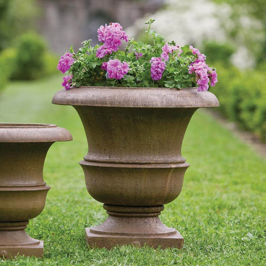 Williamsburg Wren Planter