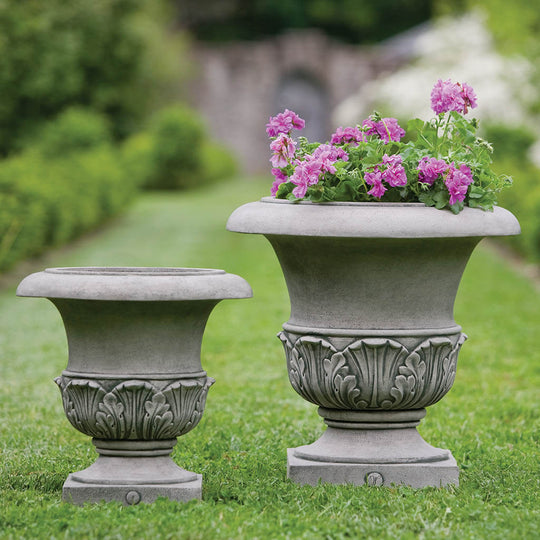 Williamsburg Acanthus Planter