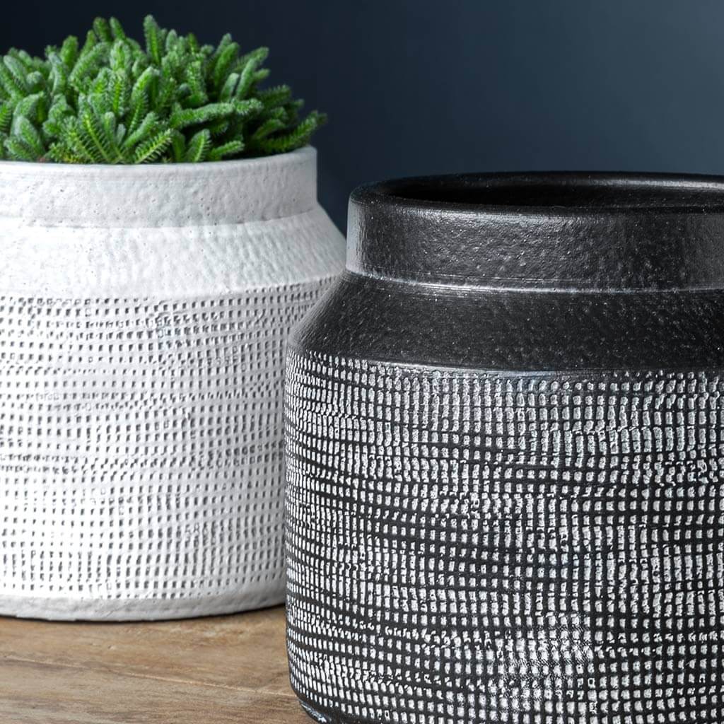 Linen Weave Planter, Short || Black and White Mix