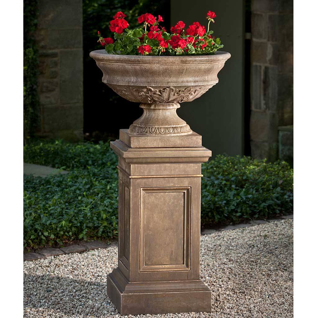 Coachhouse Urn with Pedestal
